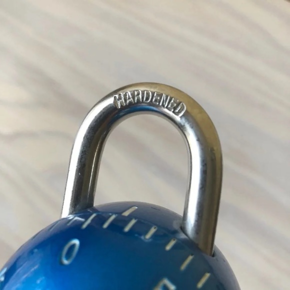 MASTER LOCK SPHERO Spinner Combination Padlock Combo Lock Blue - Used - Picture 9 of 12